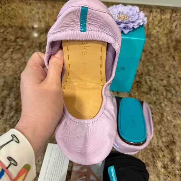 New in box Classic Tieks in Lavender Purple Patent Leather Flats Shoes Size 10 - Picture 6 of 7